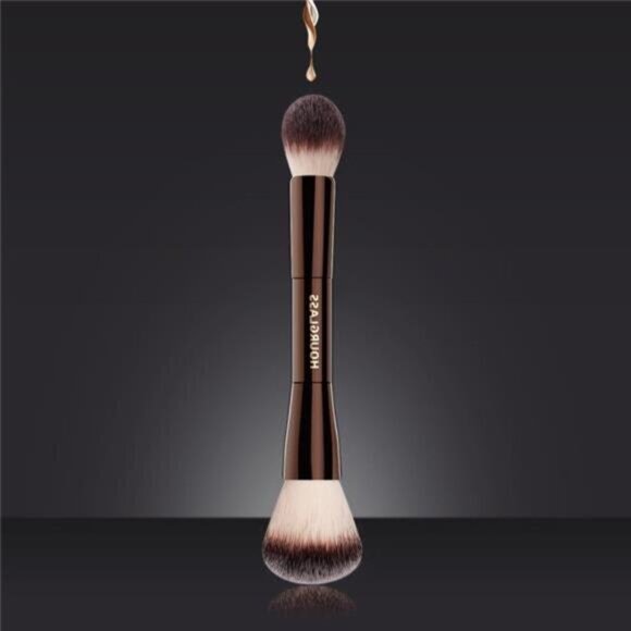 Hourglass Makeup Brush- No.17 Lighting Edit Brush Soft Fiber Hair Double Head - Picture 4 of 7